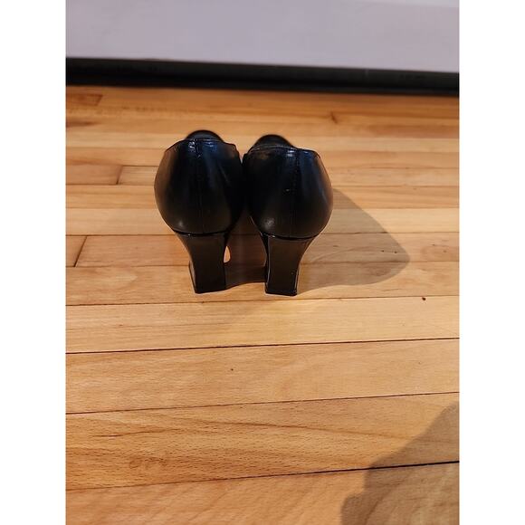 Etienne Aigner Patent Leather Black Block Heels Buckle Size 6M Almond Toe - Picture 4 of 6